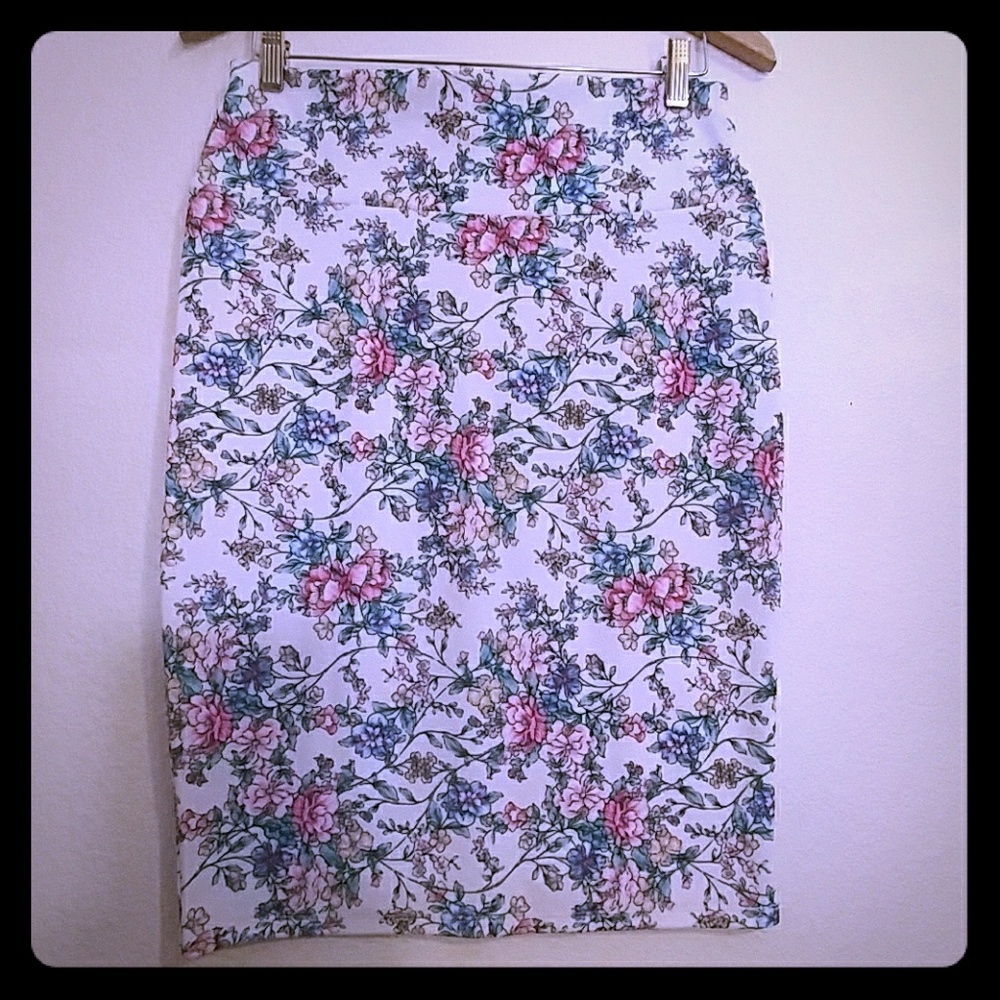 LuLaRoe Cassie Medium